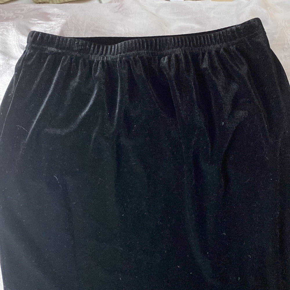 Briggs New York Straight Velvet Skirt - Picture 4 of 7
